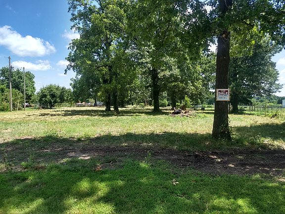 120' x 400' strip large tree