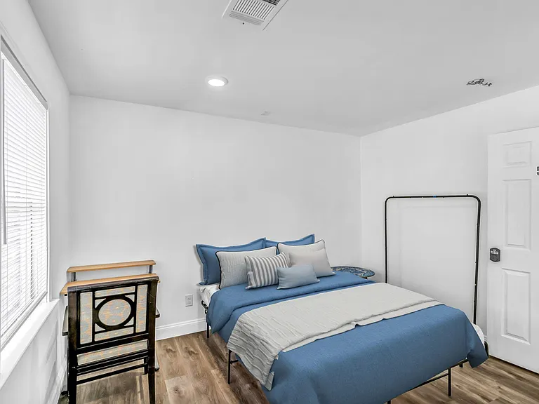 Dewberry St — Photo 1
