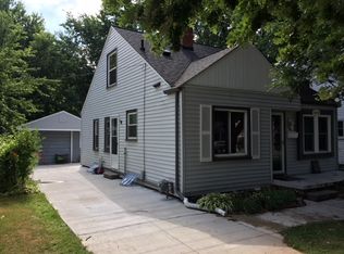 24270 Cloverlawn Ave, Oak Park, MI 48237