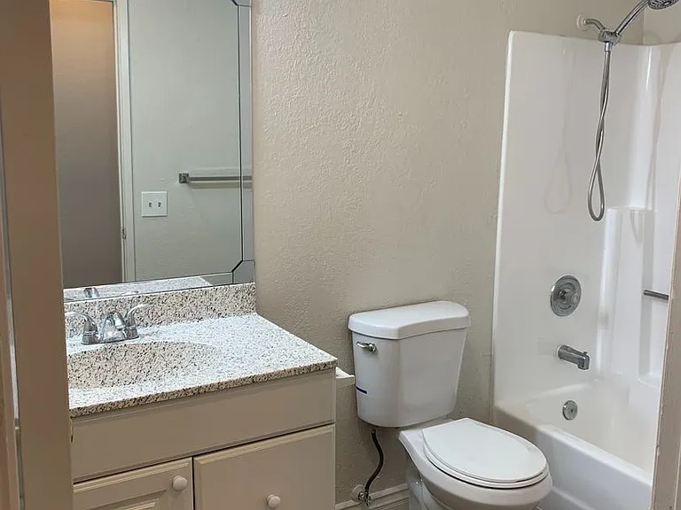 Washington Vista Apartments — Photo 10
