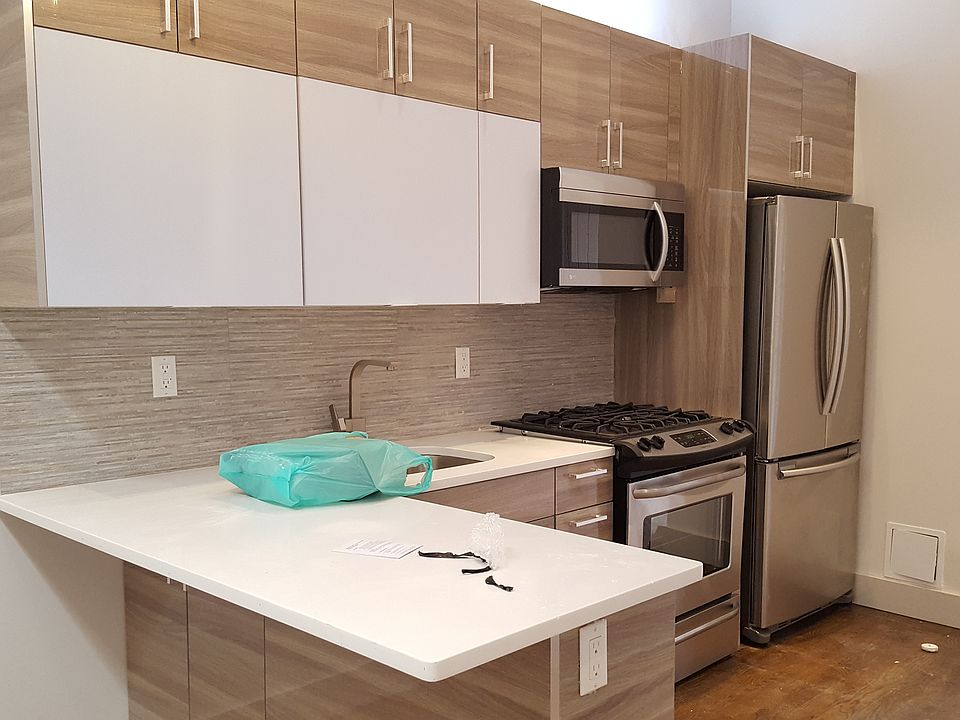 1st image of 175 Wyckoff Ave APT 2R