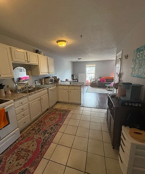 420 Sir Keegan Way — Photo 5