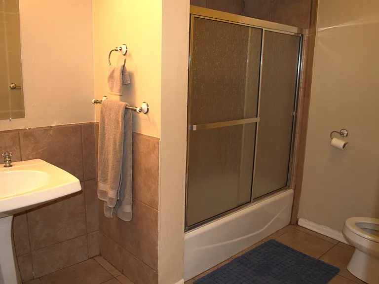 1904 E Catamaran Ct — Photo 6