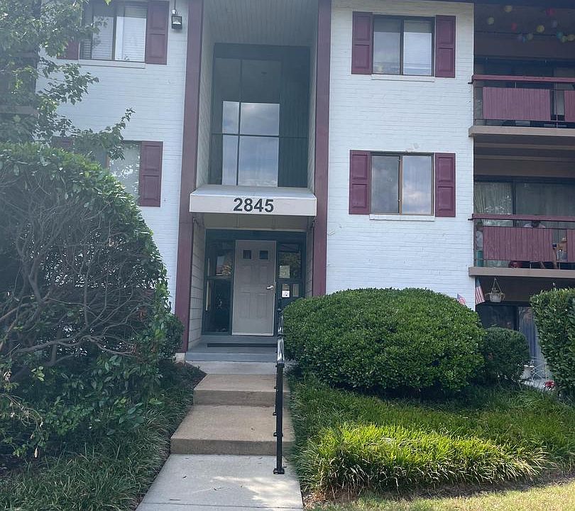 1st image of 2845 Windsor Dr APT 302