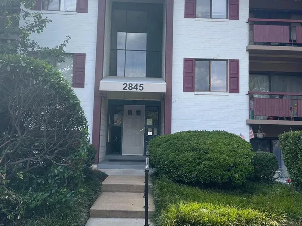 2845 Windsor Dr APT 302, Falls Church, VA 22042