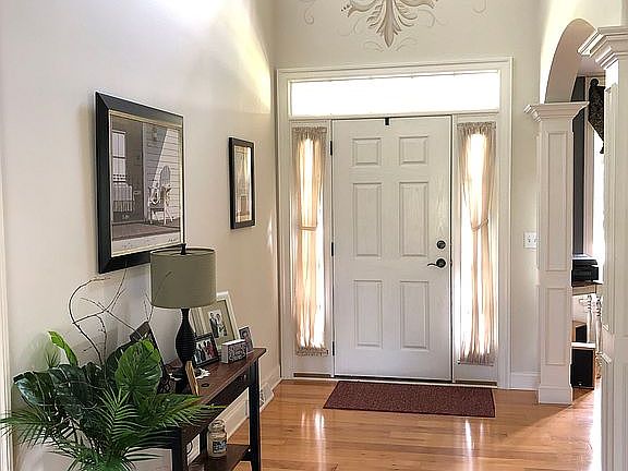 4th image of 17 Farmington Way