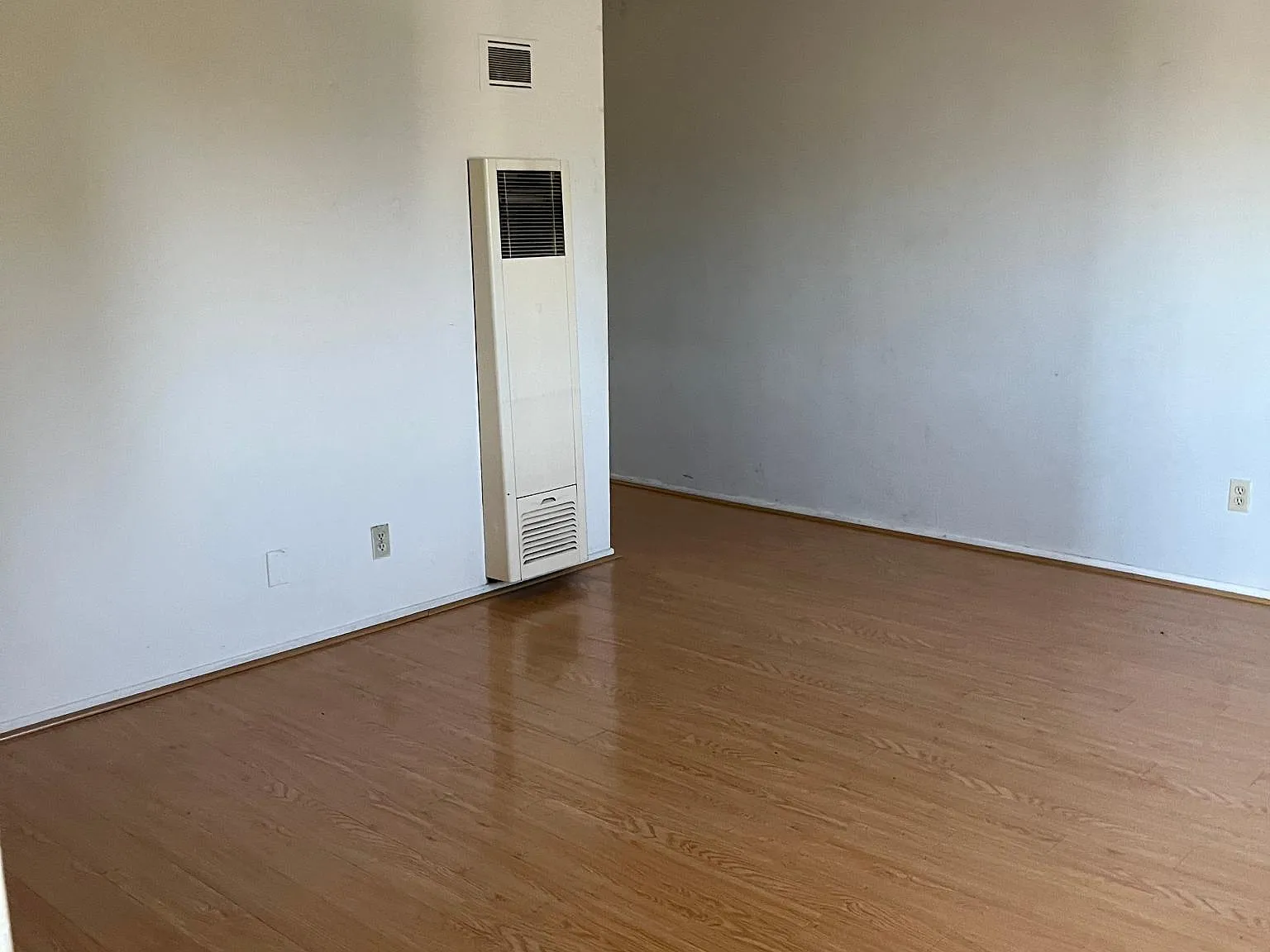 Studio, 300 sqft, $1,520 — Photo 4