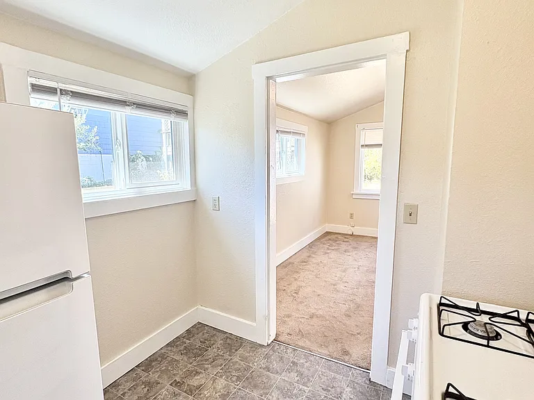 1548 Elizabeth Ave #6 — Photo 7