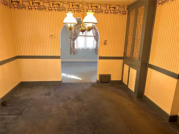 5th image of 625 Welty St