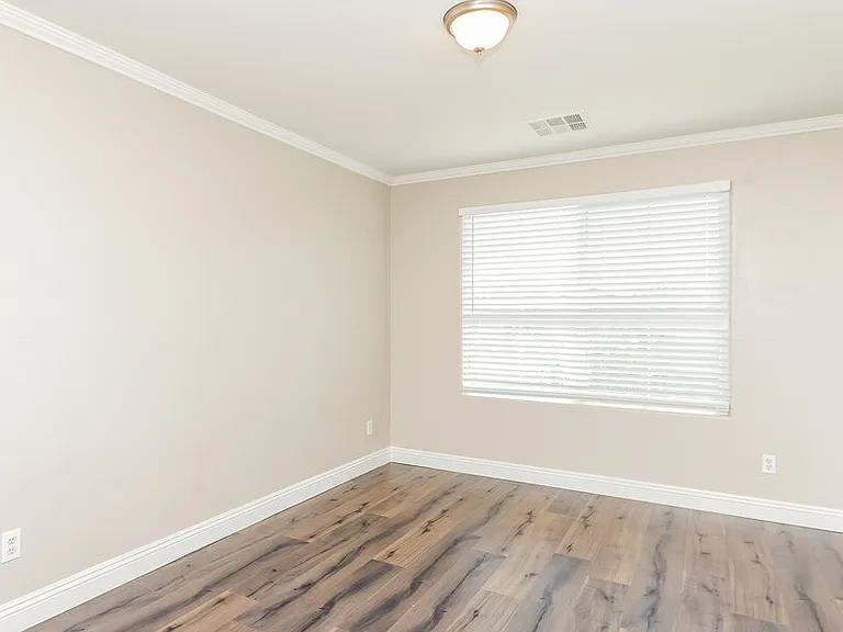 7458 Earnshaw Ave — Photo 13
