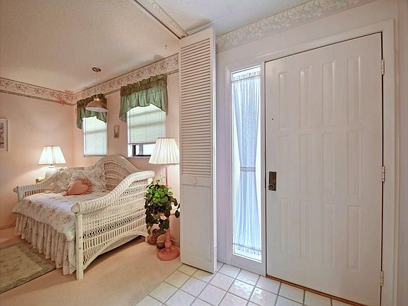 4th image of 3939 Ocean Dr