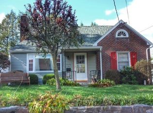 432 S Cherry St, Lititz, PA 17543