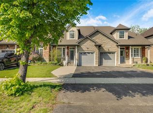 4049 Medland Dr, Burlington, ON L7M 4W7