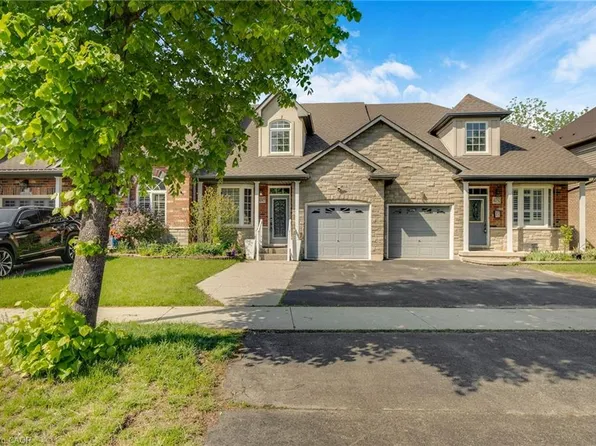 4049 Medland Dr, Burlington, ON L7M 4W7