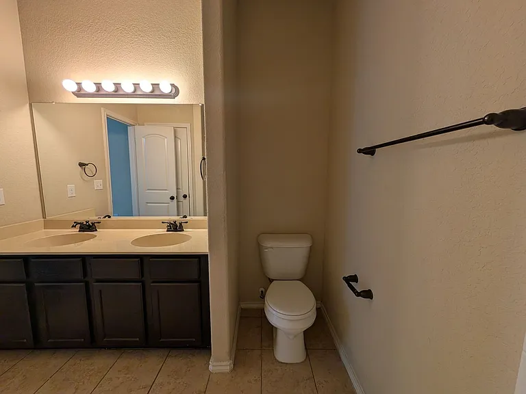 660 Creekside Cir — Photo 34