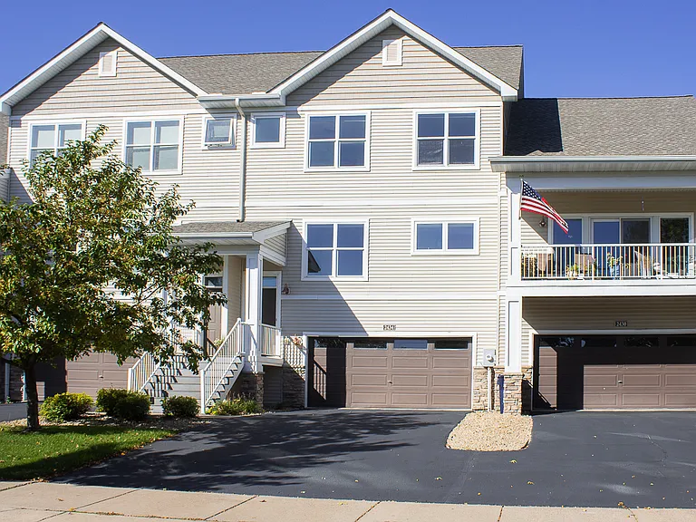 2434 Elianna Dr — Photo 40