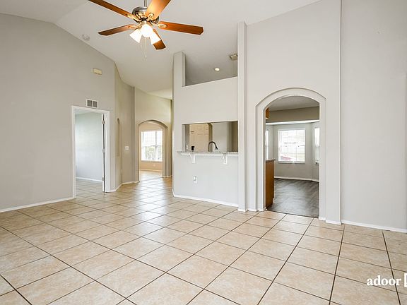 5th image of 823 Terranova Rd