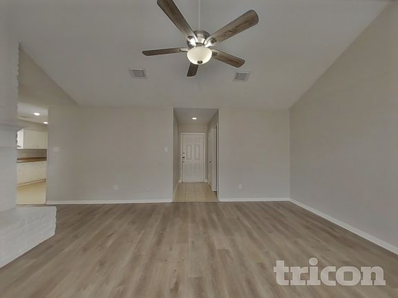 3rd image of 14218 Overbrook Ln