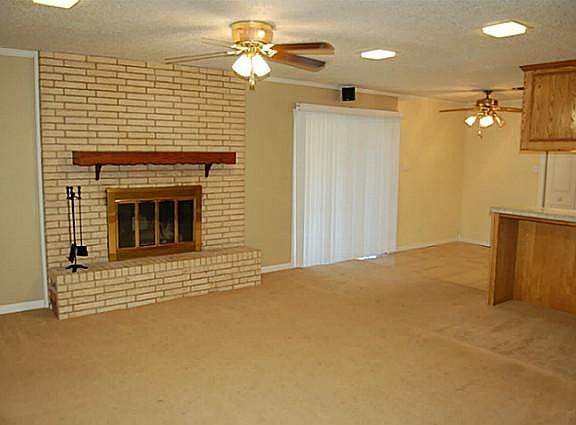 3rd image of 2815 N Haven Dr