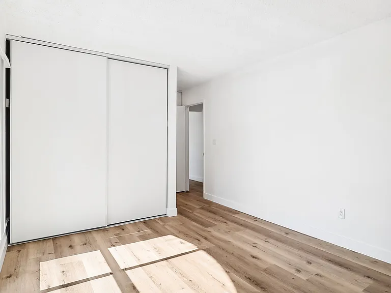 Terre at 1038 Peach — Photo 11