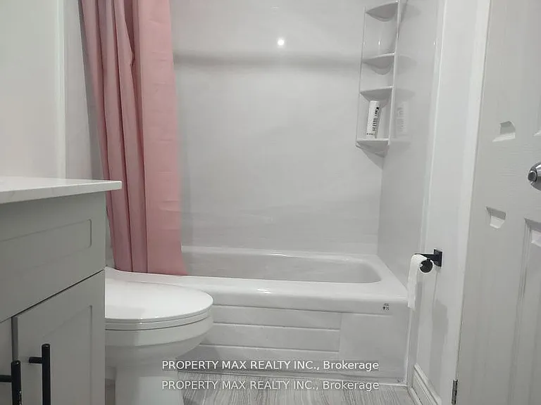 30 Glenabbey Dr #3 — Photo 6