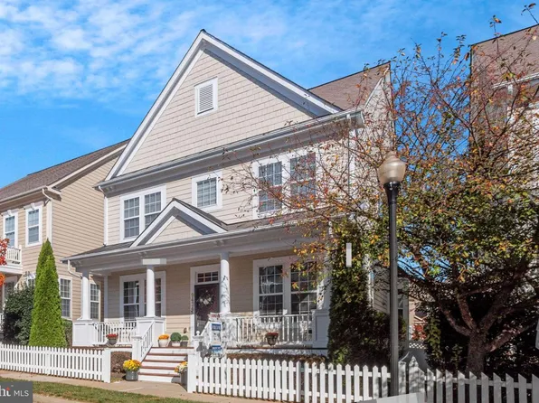 9434 Carriage Hill St, Frederick, MD 21704