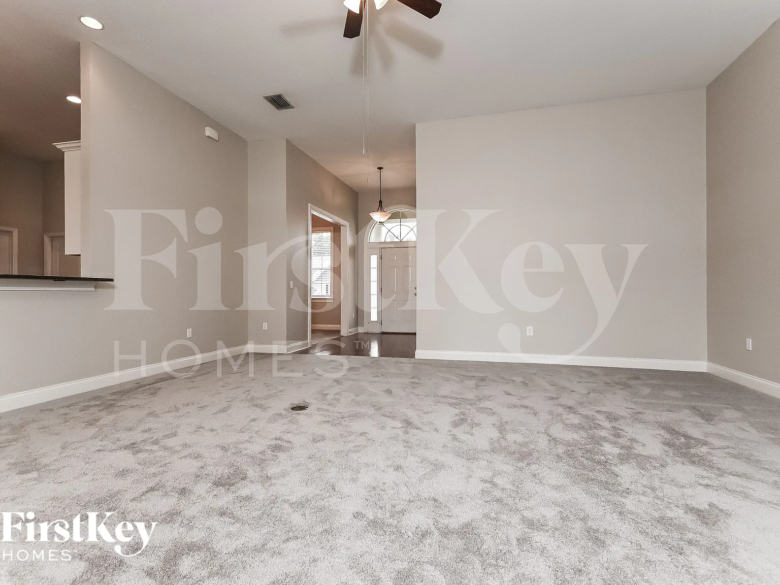4 bed, 2.0 bath, 2542 sqft, $2,425 — Photo 3