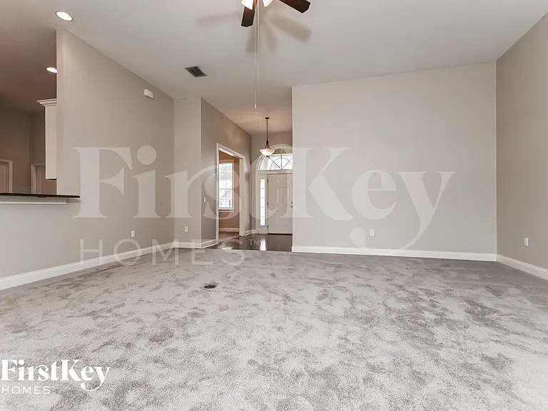 2528 Iris Ann Dr — Photo 3