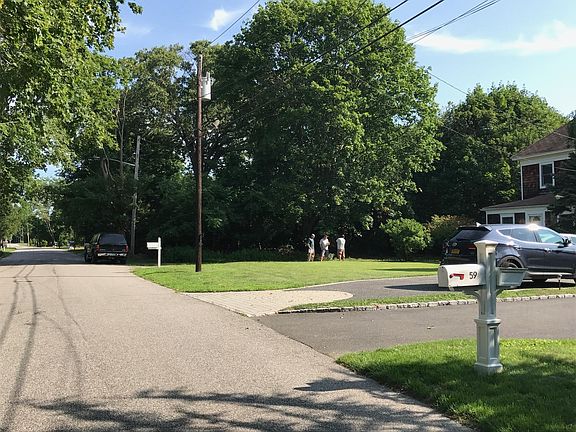 5th image of 57 Moriches Ave