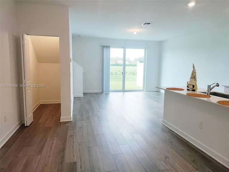654 SE Lake Falls St #654 — Photo 8
