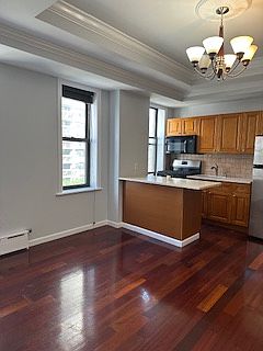 5th image of 164 E 33rd St APT 27