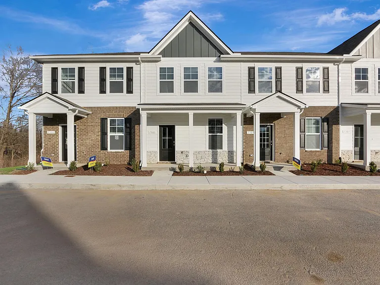 1303 Walker Way — Photo 1