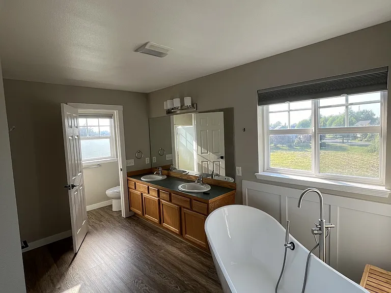 1341 Colony Ct — Photo 32