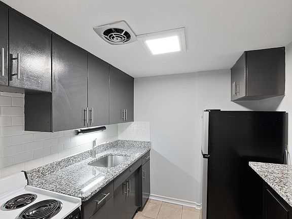 5th image of 6012 N Kenmore Ave #18933570