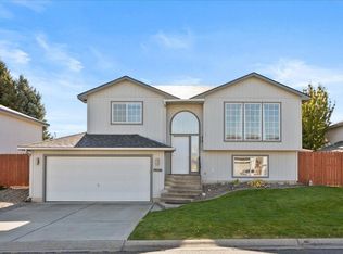 19020 E Michielli Ln, Greenacres, WA 99016