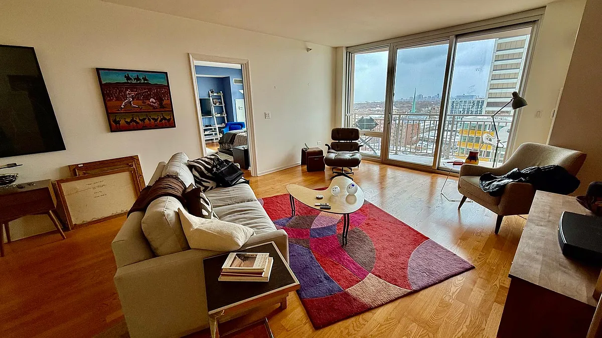 Building Photo - 807 Davis St #1304