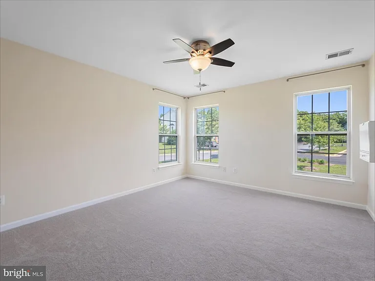 303 Pendleton Ln — Photo 13