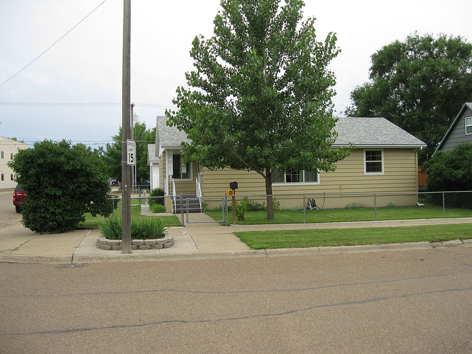 1st image of 501 4th Ave N