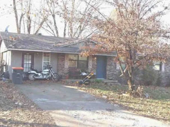 314 S 29th St, Ozark, AR 72949