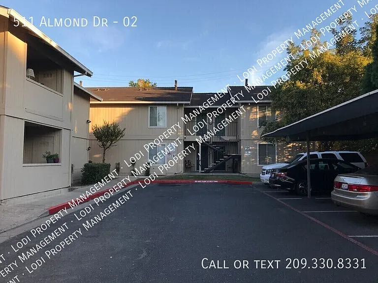 511 Almond Dr #2 — Photo 1