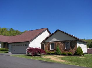 206 Redknot St, Princeton, WV 24740