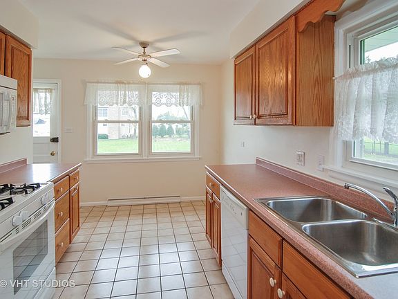 3rd image of 302 E Traube Ave