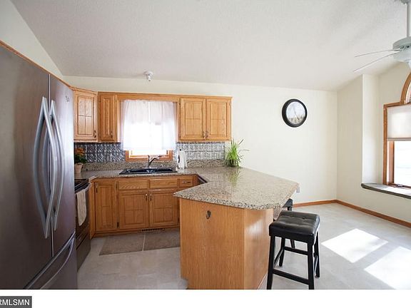 3rd image of 3899 Cheshunt Dr