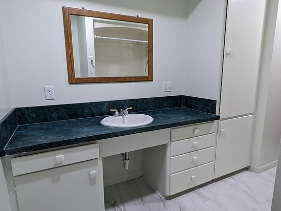 3rd image of 704 Webb Dr