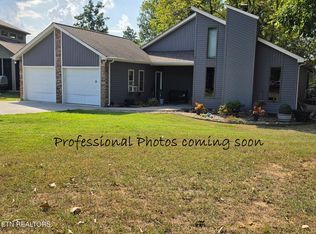 202 Daksi Ln, Loudon, TN 37774