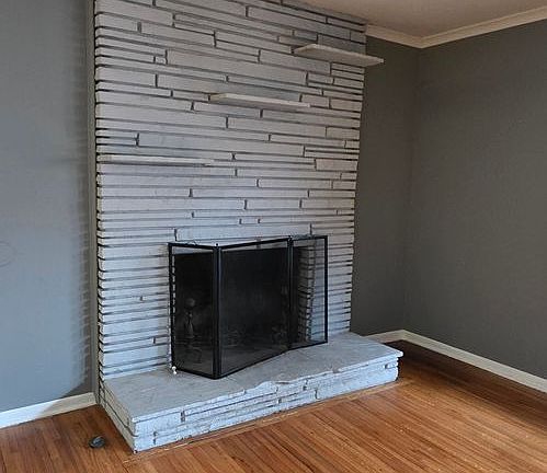 4th image of 107 E 35th St