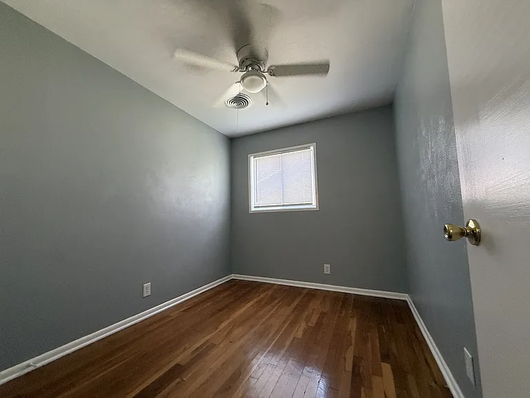 1409 Metropolitan Dr — Photo 9