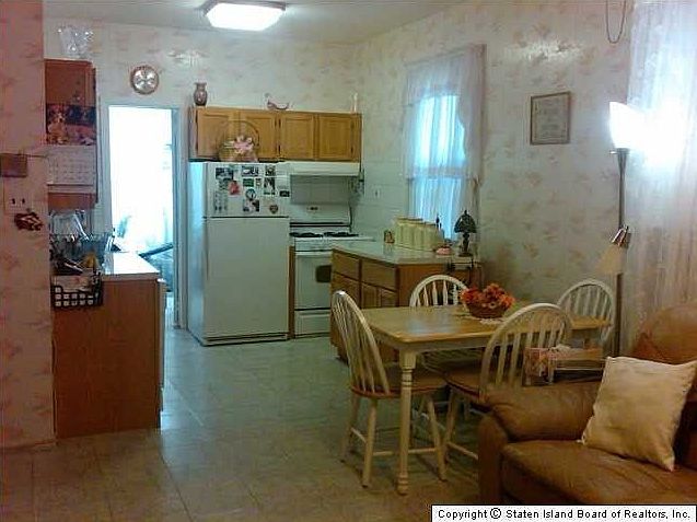 2nd image of 2825 Brighton 7 St