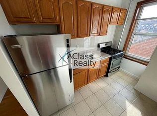 2255 33rd St APT 4, Astoria, NY 11105