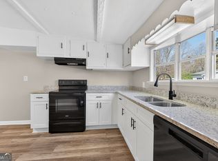 162 Brentwood Ln, Locust Grove, GA 30248